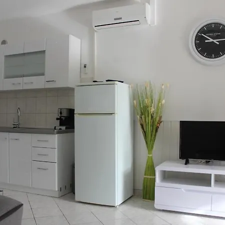 Appartement In With Sea View, Loggia, Air Conditioning, Wi-fi Vir